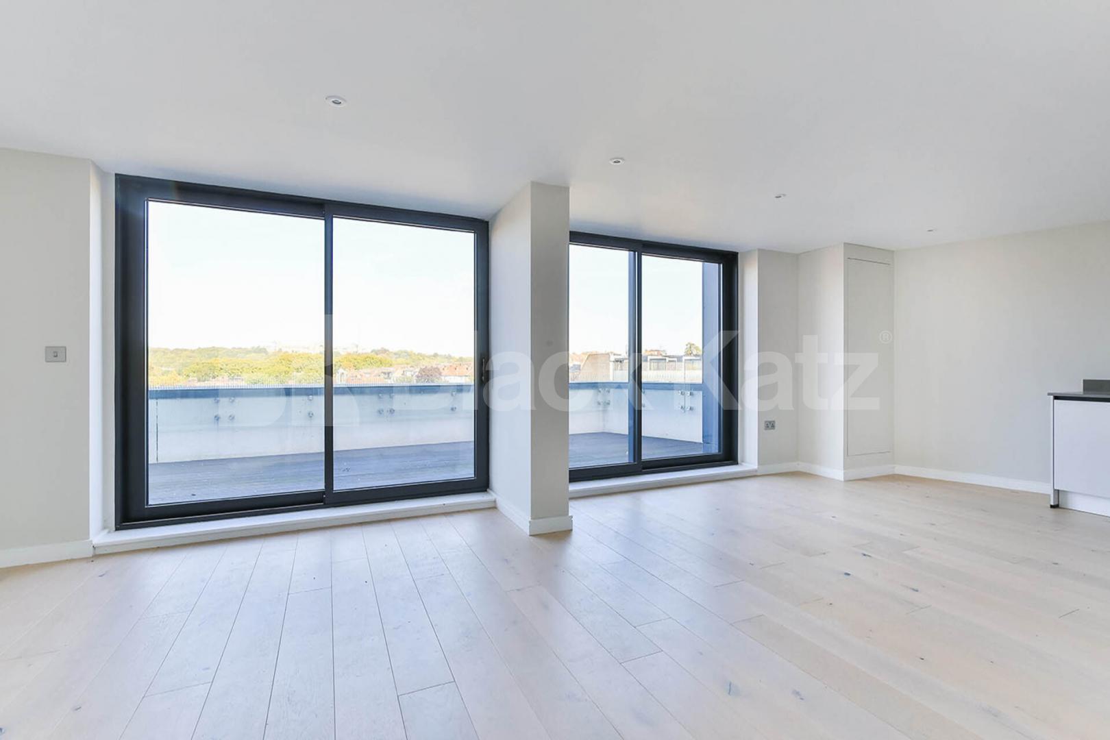 Spacious apartment with a private terrace and views of alexandra Palace  Tottenham Lane, Crouch End 